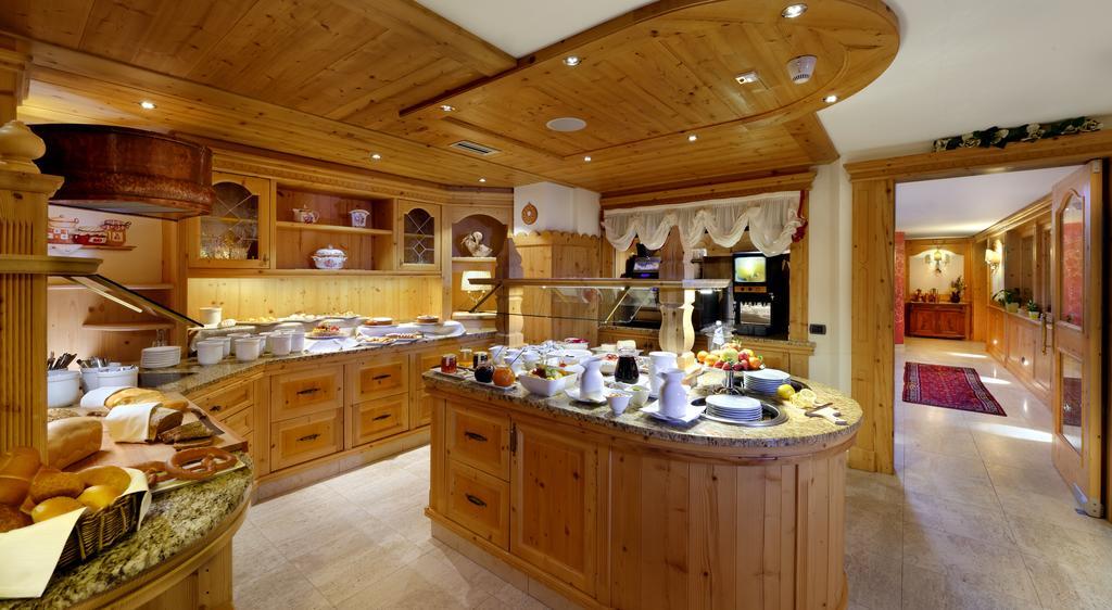 Boutique Hotel Diana Madonna di Campiglio Ngoại thất bức ảnh