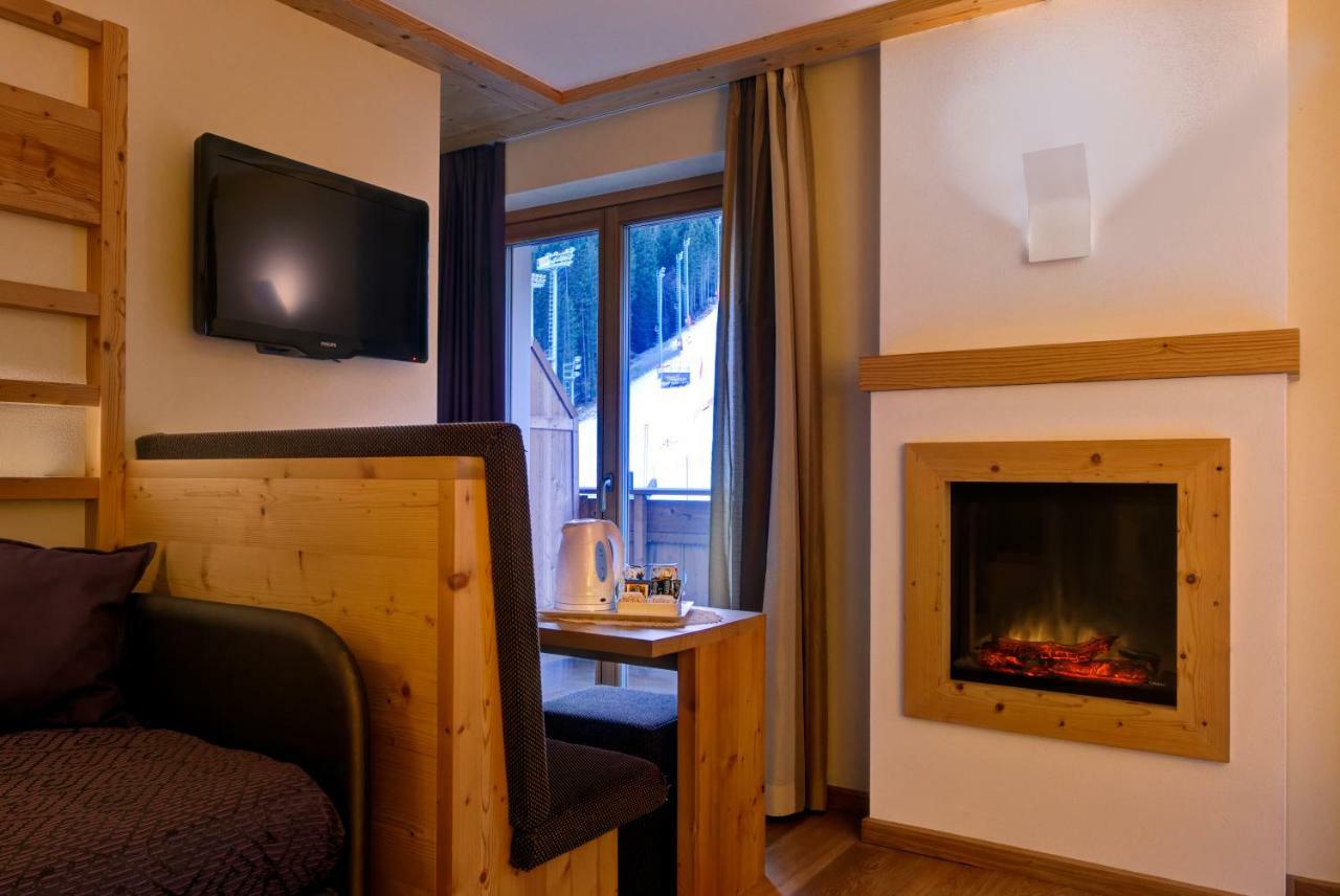 Boutique Hotel Diana Madonna di Campiglio Ngoại thất bức ảnh